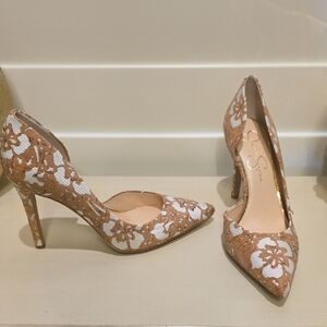 New Jessica Simpson Tan and White Floral Heels